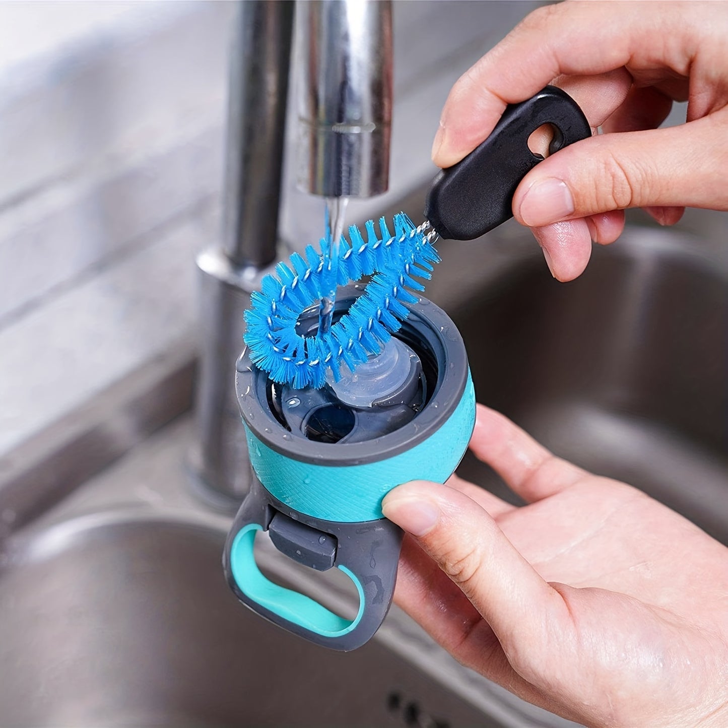 water bottle cleaning brush
